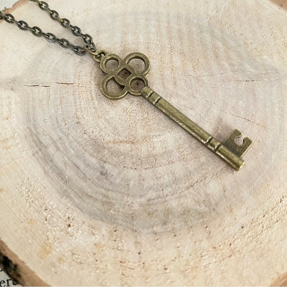Skeleton Key Pendant Necklace Bronze Vintage Style Handmade - Picture 2 of 4